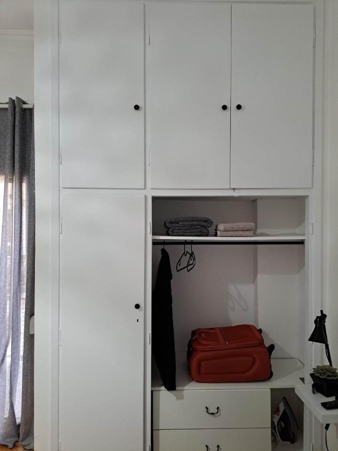 Apartment Athenshub - Across Metro Station